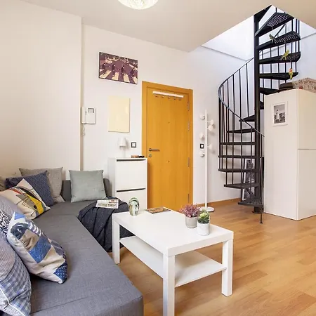 -malagasunapts-romantic Private Terrace&shared Pool מאלגה